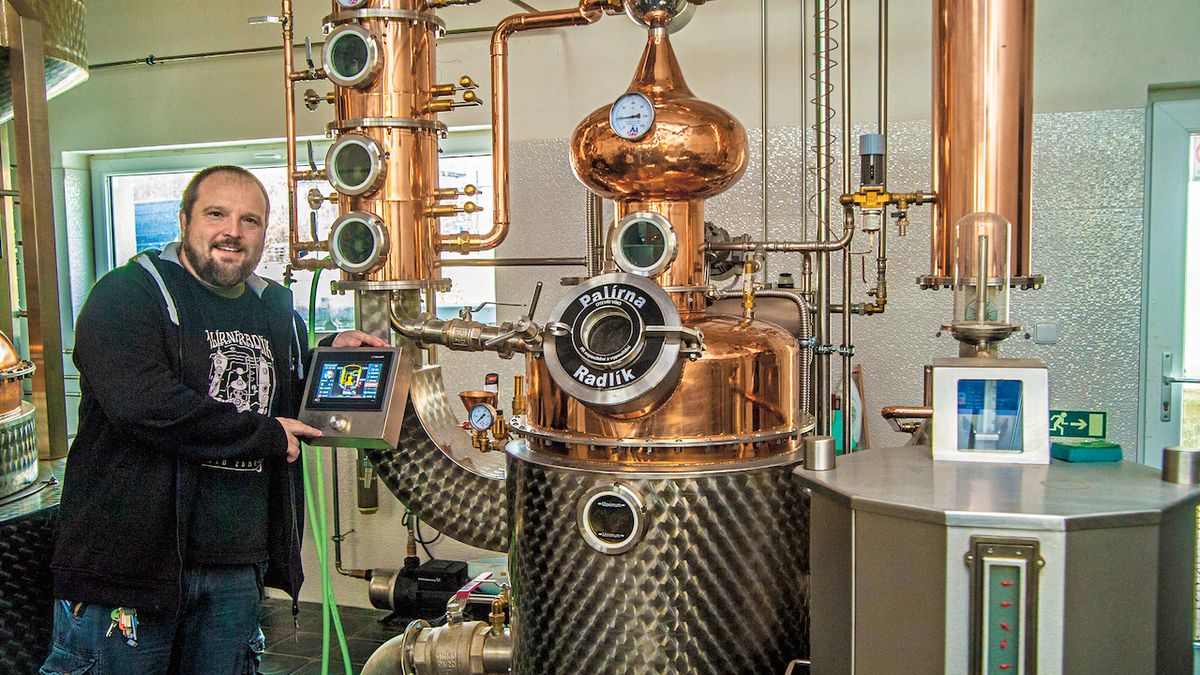 V české palírně si vymysleli vlastní destilační kolonu